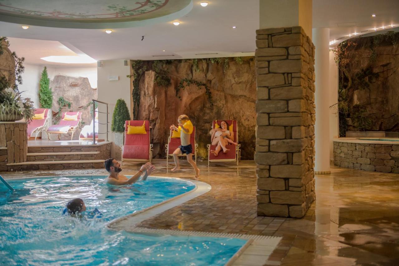 Resort Dolce Casa - Family & Spa Hotel Moena Exterior photo
